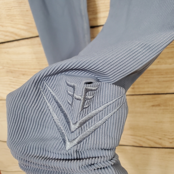 NWT Heroione Sport Powder Blue Ribbed Revive Leggings XS - Picture 7 of 10
